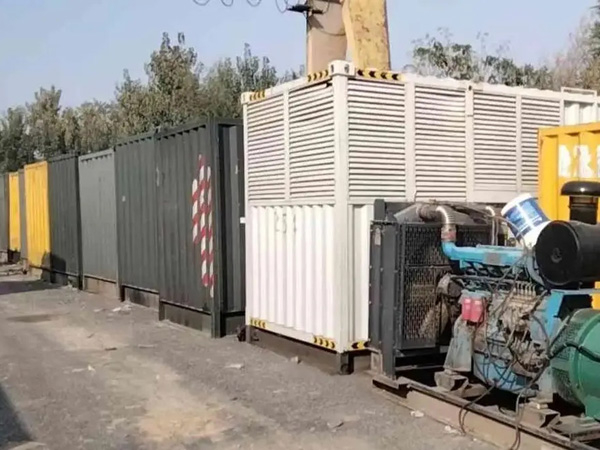 临沭200KW柴油发电机机组每小时油耗是多少？